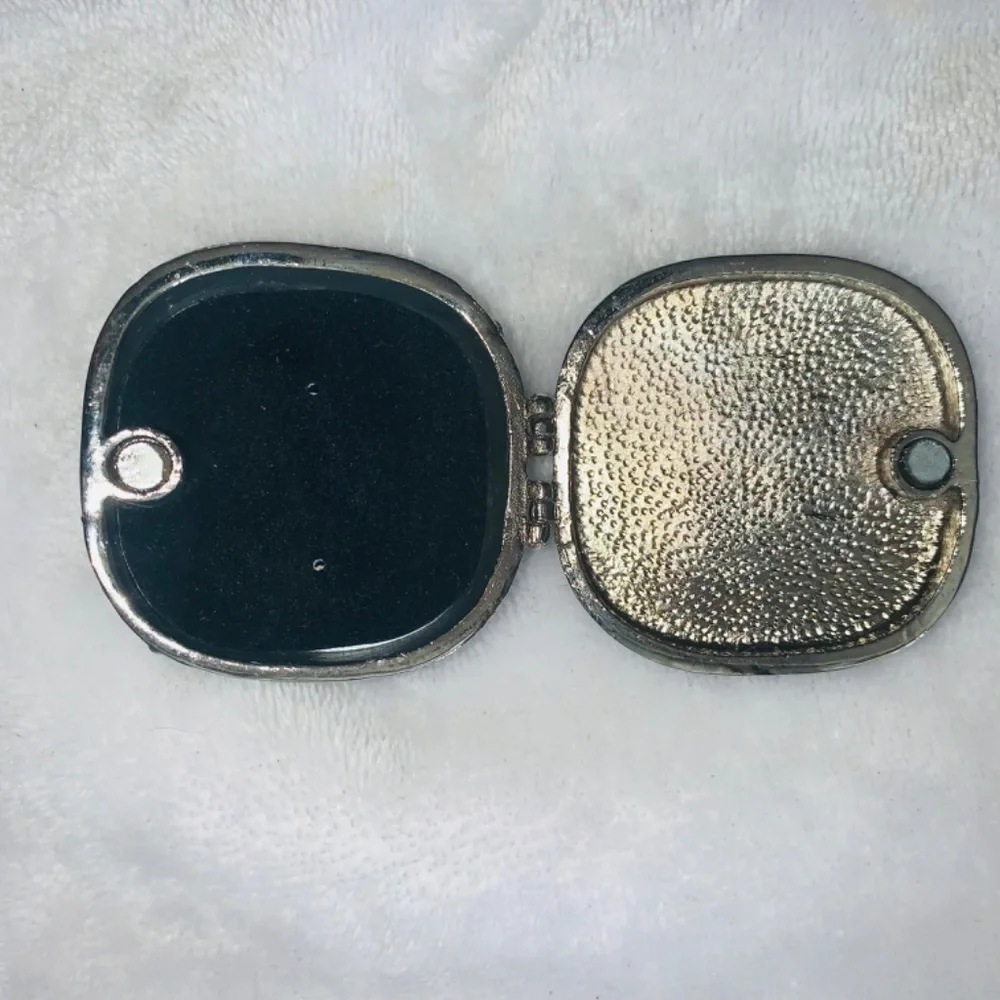 Beautuful Blue trinket box - Picture 3 of 5